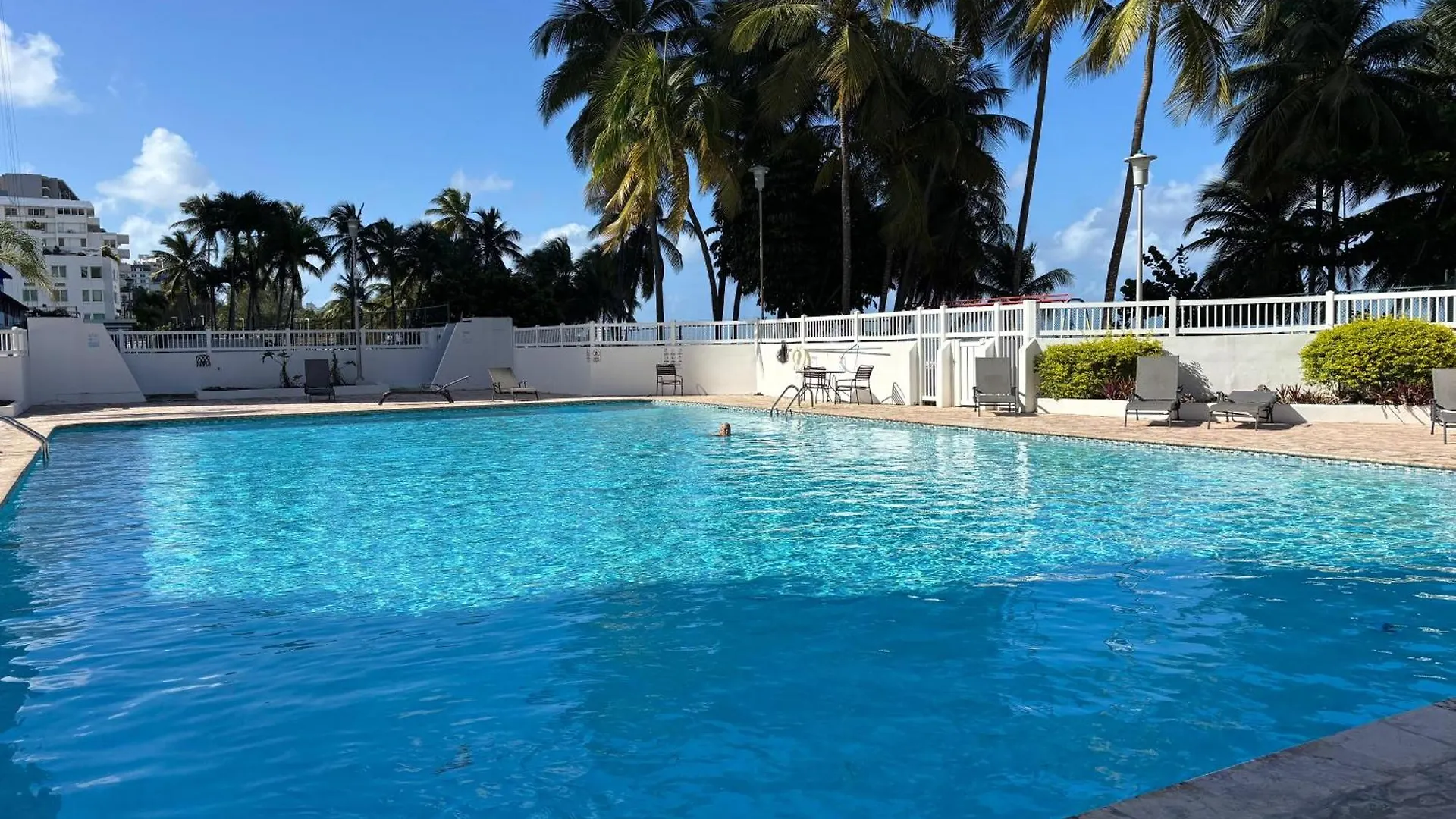 Downtown Isla Verde Beachfront Apartment With Pool And Parking San Juan Porto Rico